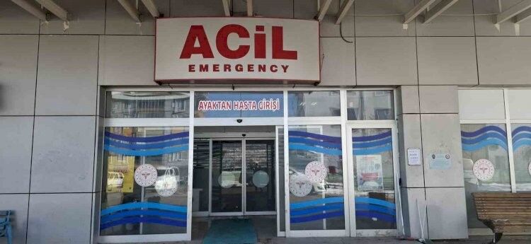 Motosiklet takla attı: 2 yaralı