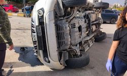 Otomobil ile kamyonet çarpıştı: 3 yaralı