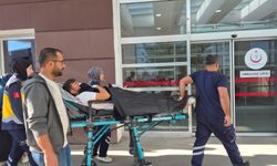 Motosiklet ile hafif ticari araç çarpıştı: 1 yaralı