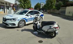 Kamyonet ile motosiklet çarpıştı: 2 yaralı