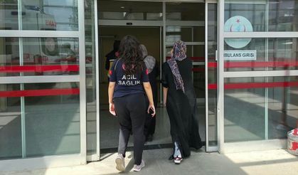 Motosiklet yayalara çarptı: 2 yaralı