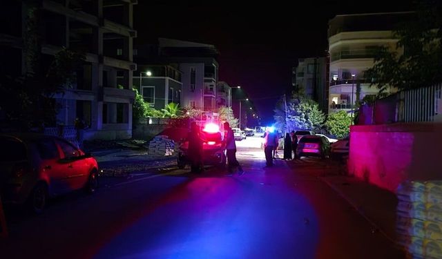 Baba ile oğlu arasındaki kavgaya polisler müdahale etti
