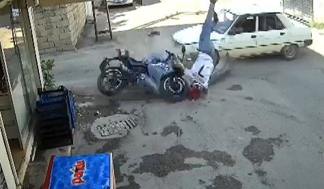 Motosiklet sürücüsü metrelerce havaya fırladı