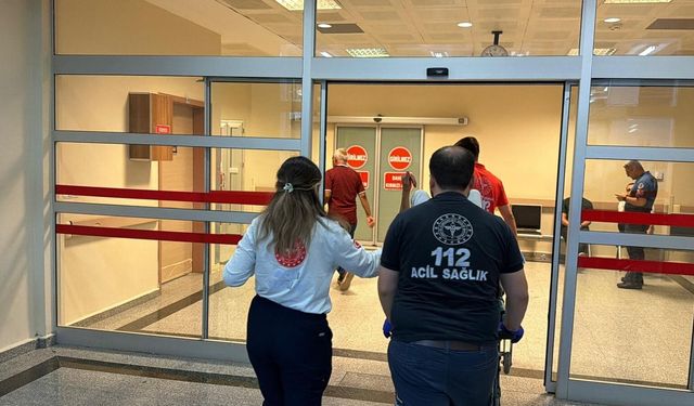 Gasp edilmek istenilen genç bıçaklandı