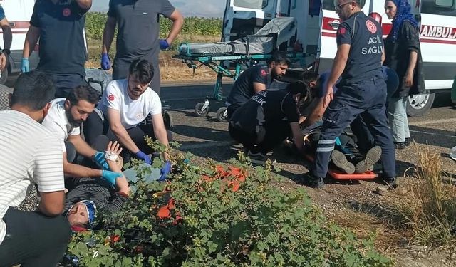 Tütün işçilerini taşıyan minibüs devrildi: 12 yaralı