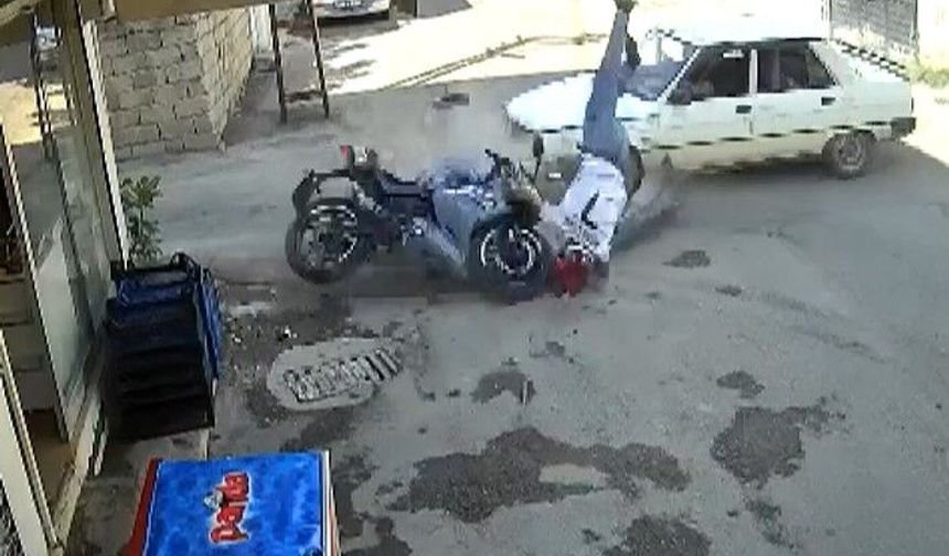 Motosiklet sürücüsü metrelerce havaya fırladı