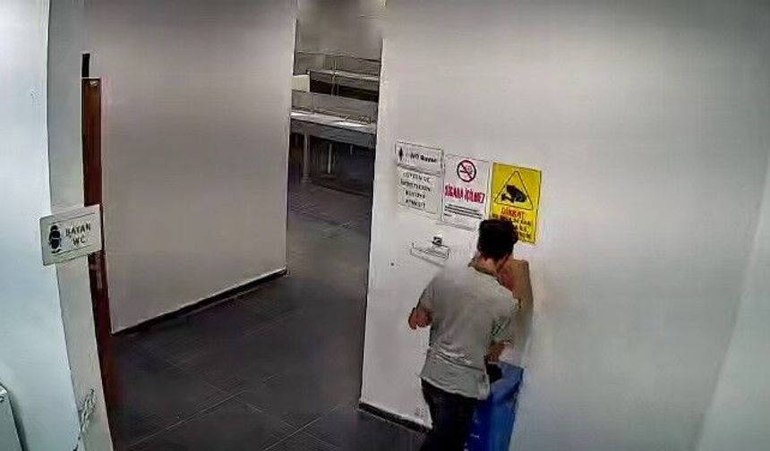 Kadınlar tuvaletindeki hırsızlık kameralara yansıdı