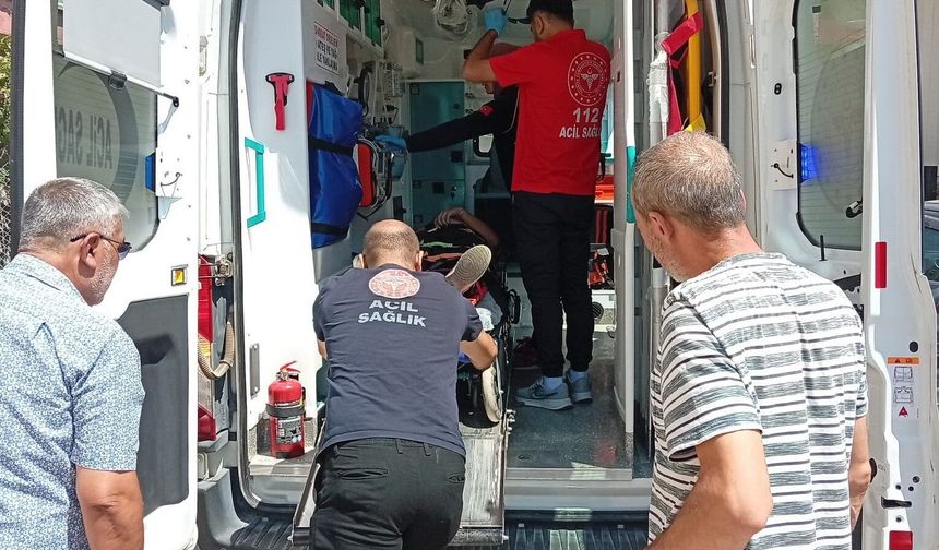 Motosiklet ile otomobil çarpıştı: 1 yaralı
