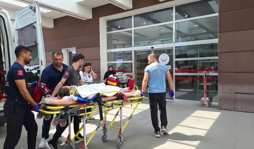 Yüksekten düşen 6 yaşındaki kız çocuğu ağır yaralandı