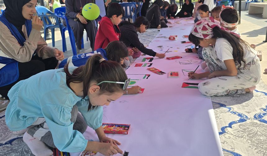 Adıyamanlı çocuklar, Filistinli çocuklar için çizdi